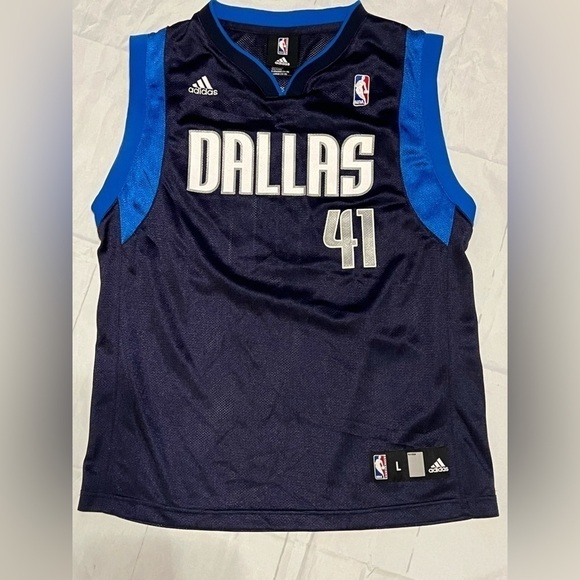 Dallas Maverick’s Adidas Dirk Nowitzki #41 Jersey size large (14-16) - Picture 1 of 11